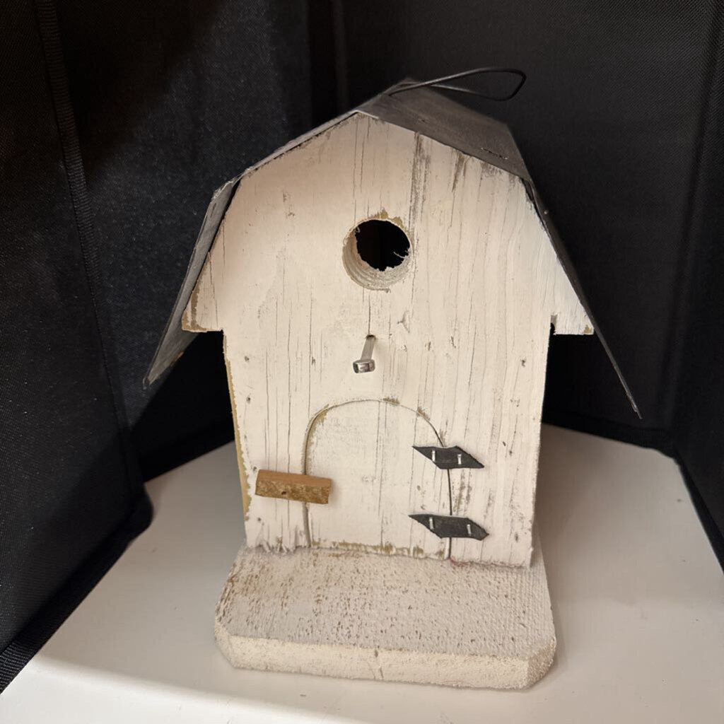 Metal Barn Birdhouse - Reclaimed Wood