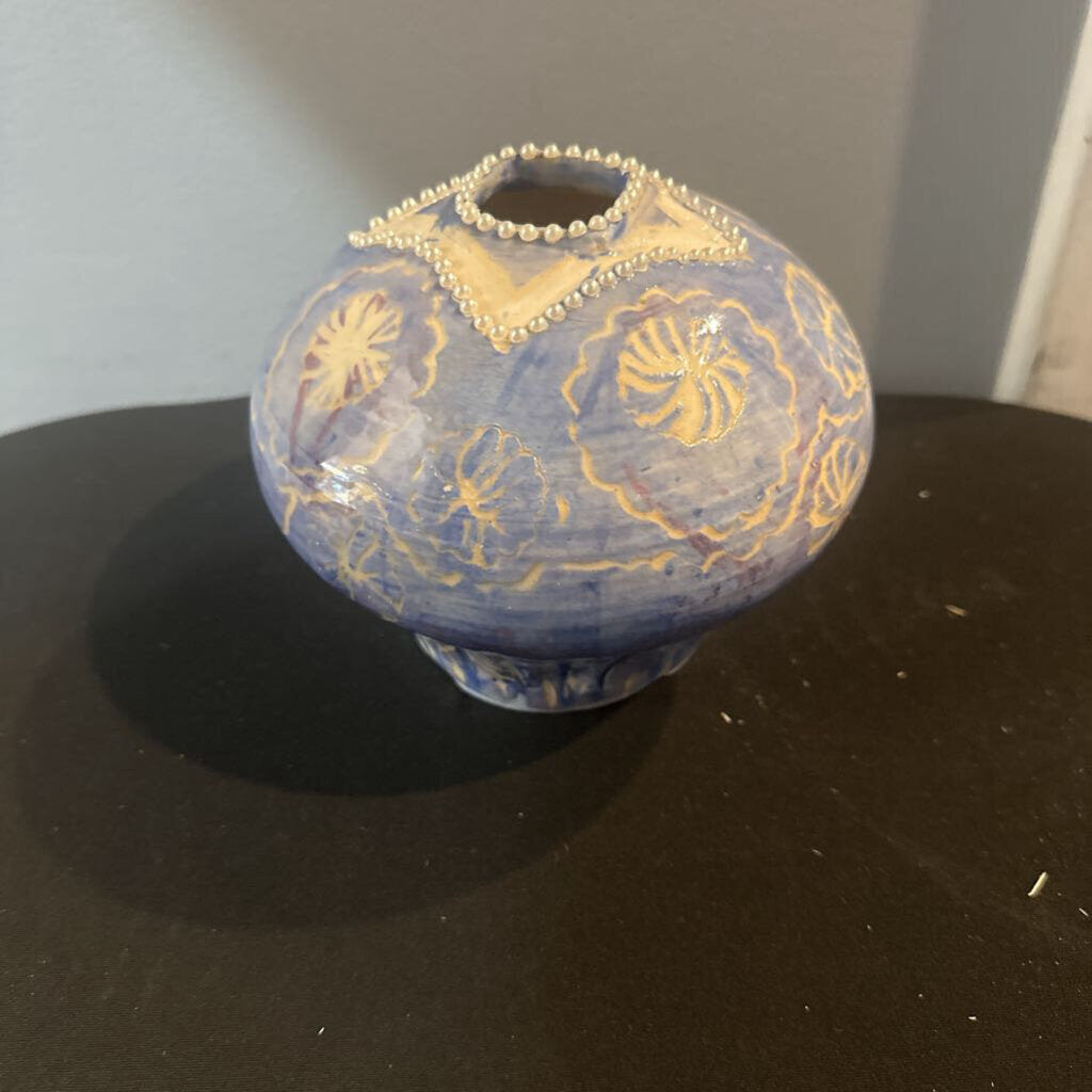 blue vase