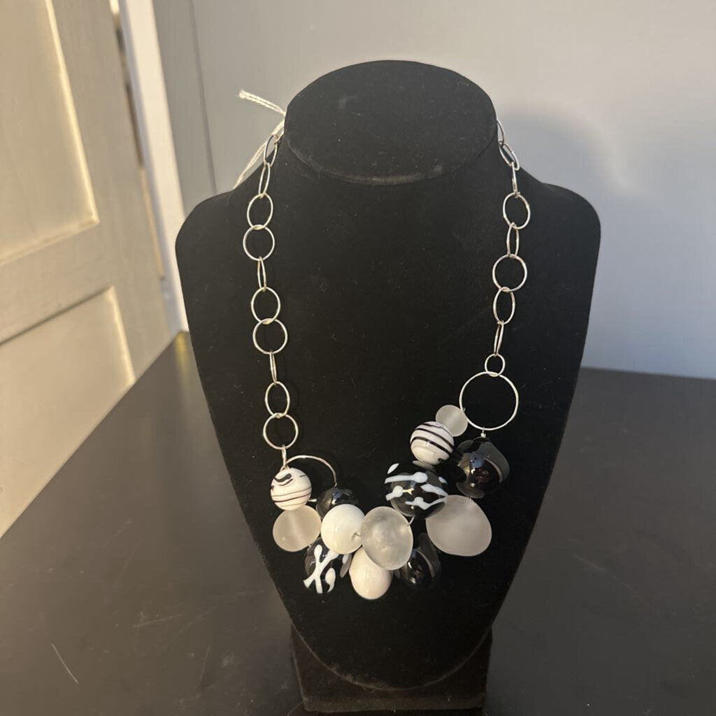 Black and White Double Strand Necklace 17.5"
